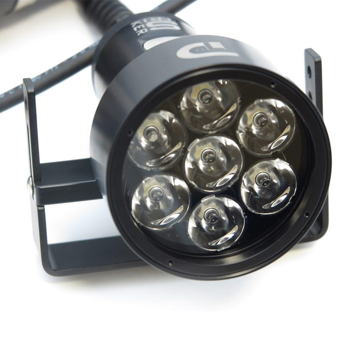 Illuminatore con canister striker