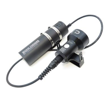 Illuminatore con canister striker
